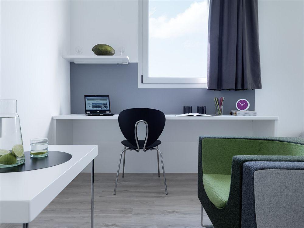 Residencia Melon District Marina Hotell Barcelona Exteriör bild